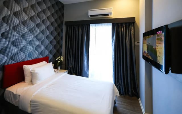 Cenang Plaza Beach Hotel - photo 4
