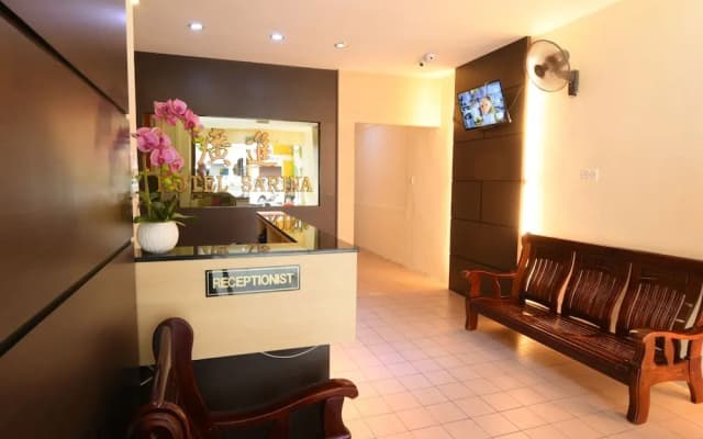 OYO 89627 Hotel Sarina - photo 2