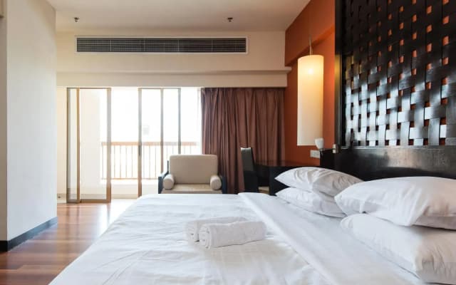 W Studio Resort Suites at Pyramid Tower - photo 3