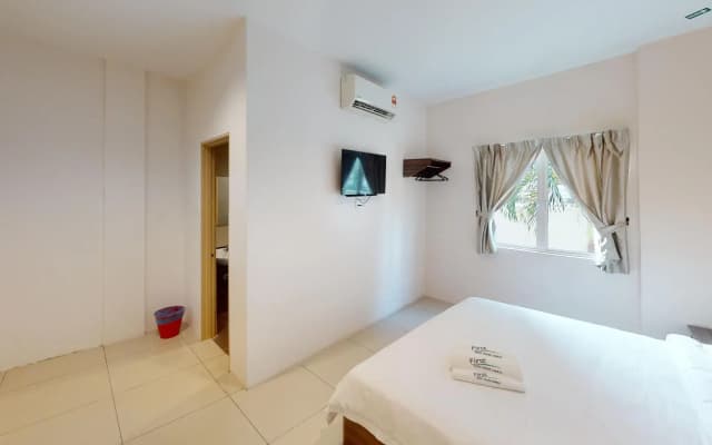 First Guest House Cheras - photo 4