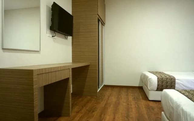 Yew Hotel - photo 3