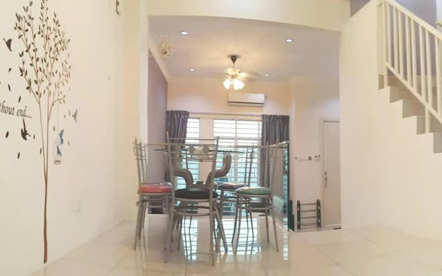 De Bien 2-Storey Residence - photo 3