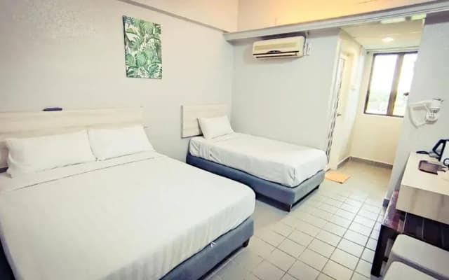 Lotus Inn Hotel - photo 4