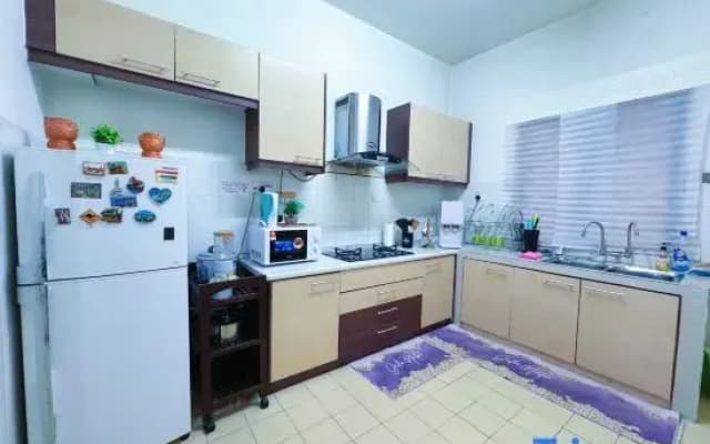 Sri Ixora Kajang | Spacious 3BR w/ Full A/C - photo 3