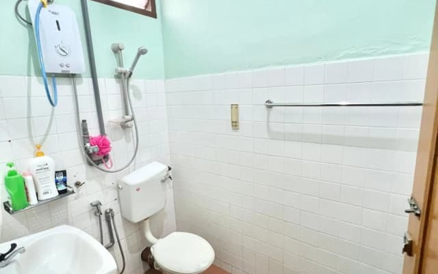 Teratai Homestay Batu Buruk - photo 5