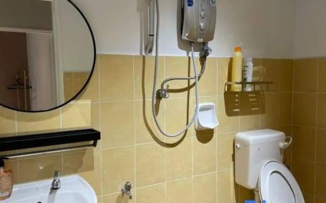 Lovely Modern Home • Karaoke  @ Mount Austin JB - photo 4