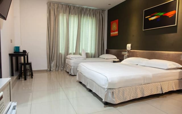 M Design Hotel Seri Kembangan - photo 2