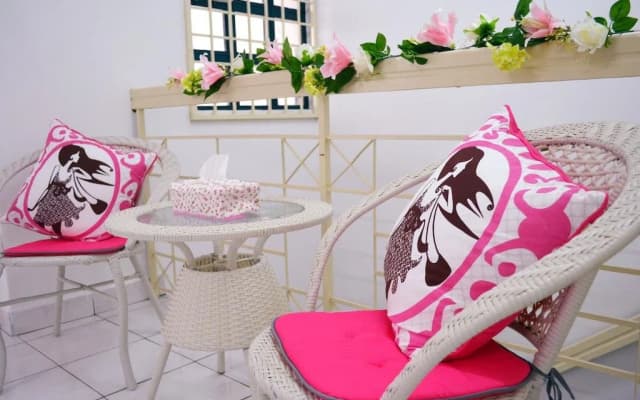 Manis-Manis Pink Lady Cottage - photo 3