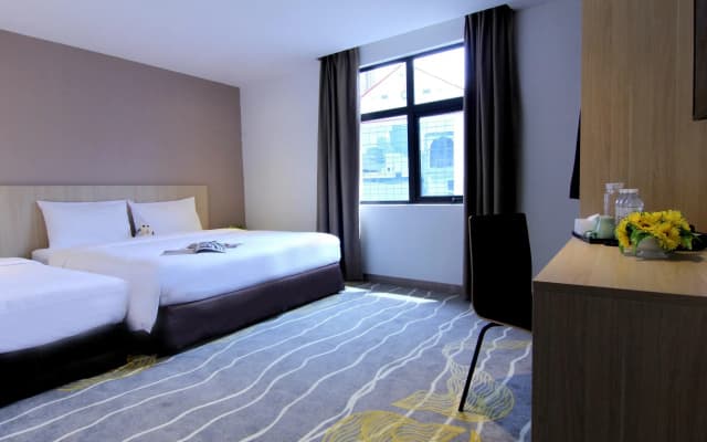 Pacific Express Hotel Chinatown - photo 4