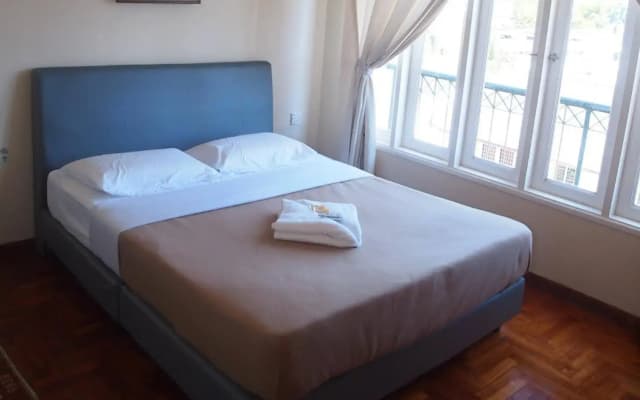 Century Suria Service Apartment (Private Residential) 1 - photo 3