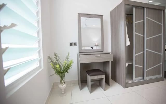 56 Residence - photo 4
