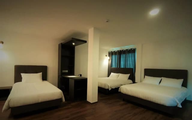 Hotel Longhouse - photo 5