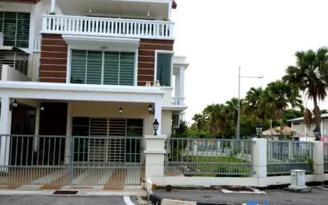 7BR Bungalow Tanjung Tokong WiFi Near Straits Quay - photo 2