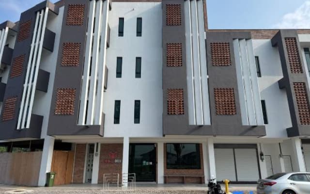 Brick Box Family Hotel Ipoh - photo 2