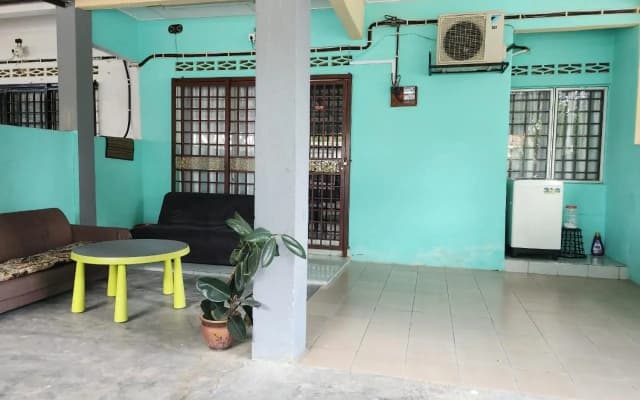 COZY HOME KLIA SEPANG with Aircond and Free Wi-Fi - photo 2