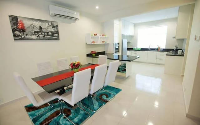Penang Hills Bungalow - photo 2