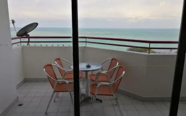 Batu Ferringhi Seaview Apartment - photo 4