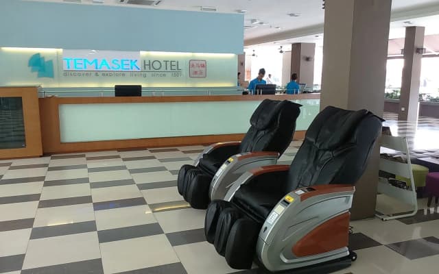 Temasek Hotel - photo 2
