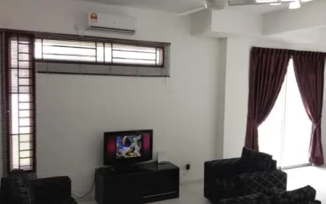 Comfort Holiday Home @ Bukit Indah - photo 4