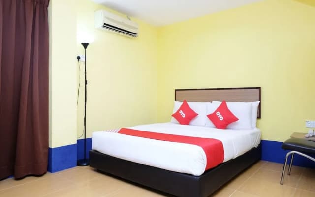 OYO 89352 Golden Terminal Lodge - photo 4
