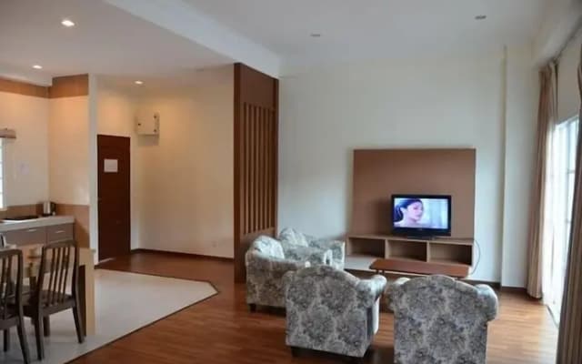 Iris House Resort - photo 2