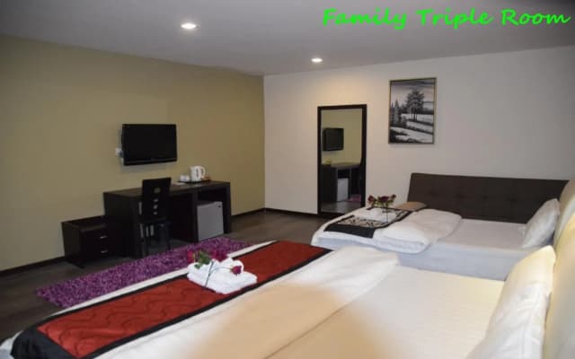 i Garden Hotel - photo 2