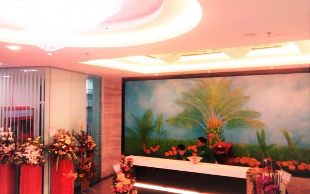 Pine Garden Hotel - photo 2