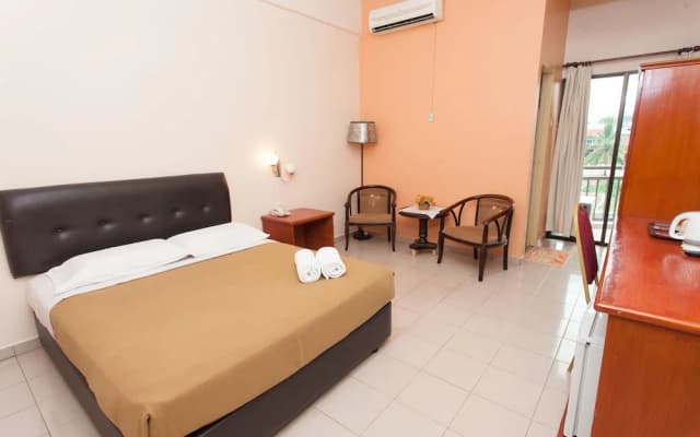 Desa Inn Hotel - photo 5