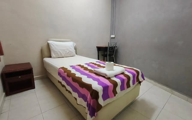 Kota Lodge Hotel - photo 2