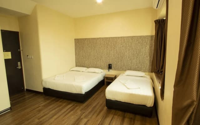 Expo Hotel - photo 5