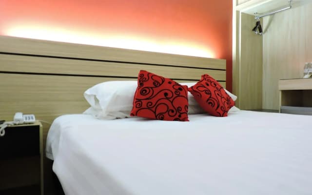 The Blanket Hotel - photo 4