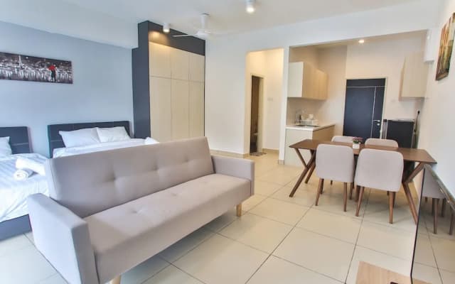 OwnAStay Midhill by Symphony Suite - photo 2