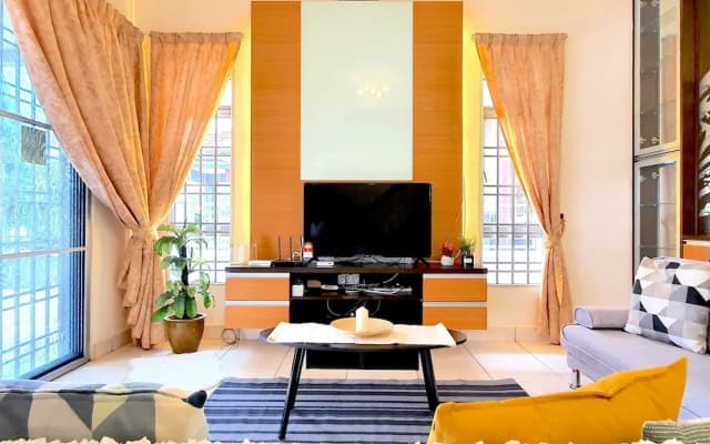 Kota Kemuning Private House by BeeStay - photo 4