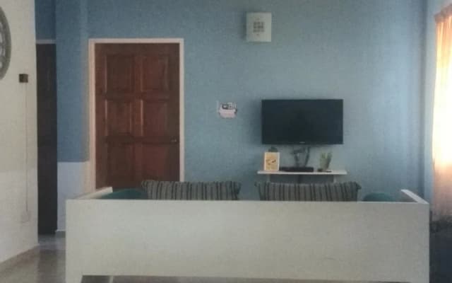 Abang Adik Service Suite Hotel Melaka - photo 4