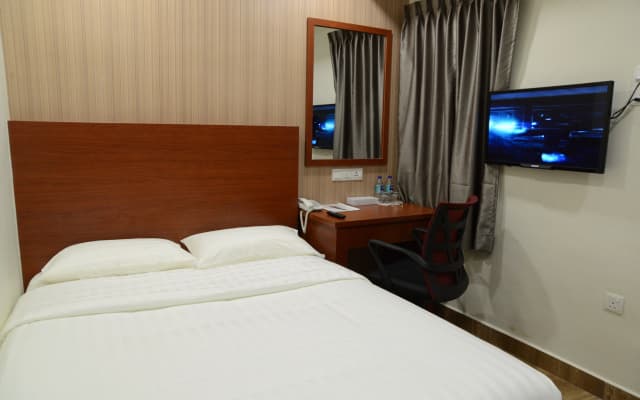 Elegant Hotel - photo 3