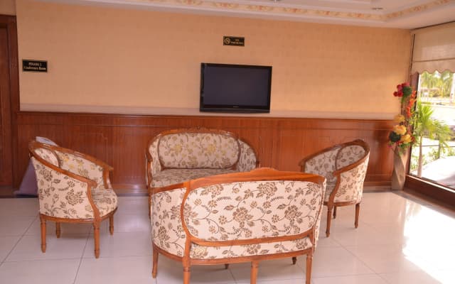 Hotel Palm Inn Butterworth - photo 4