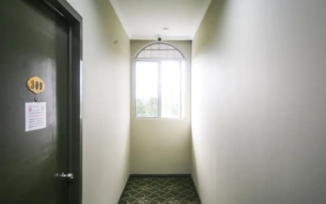Jockey Lodge Hotel by OYO Rooms - photo 2
