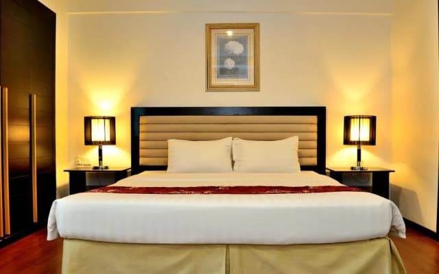 Likas Square Condotel - photo 4