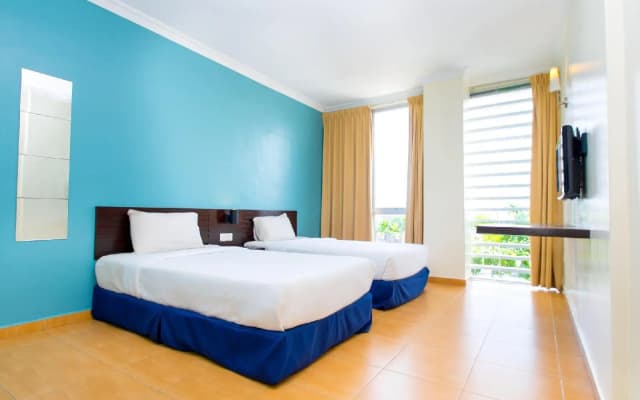 Ample Hotel - photo 3
