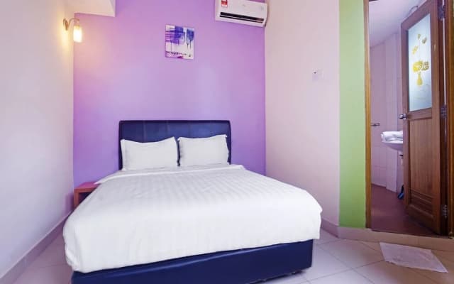 Hotel O Night Queen salak Tinggi - photo 5