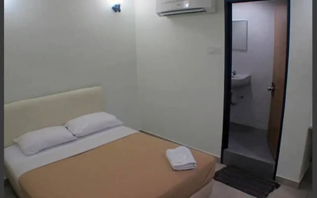 JRL Budget Inn Hotel - photo 3
