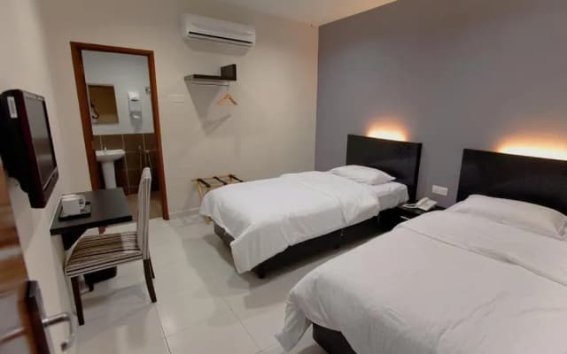 Melody Inn Hotel - photo 3