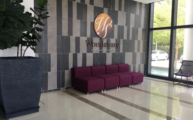 Woodsbury Suites 7722 - photo 2