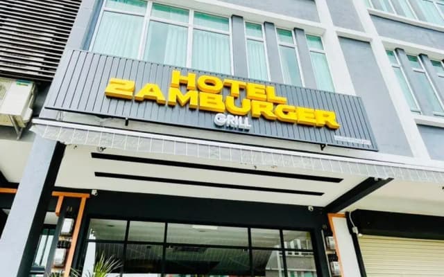 Hotel Zamburger Grill - photo 4