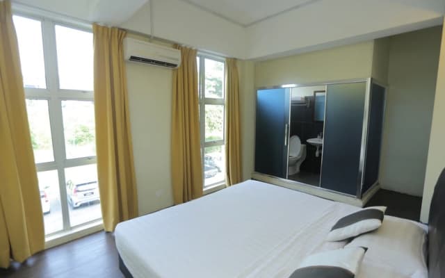 JAM Hotel Kota Warisan Sepang @ ERL Salak Tinggi, KLIA 1-2 & F1 - photo 4