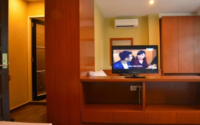 Your Hotel - photo 3