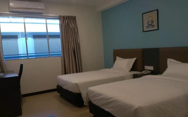 MJ Hotel - photo 2