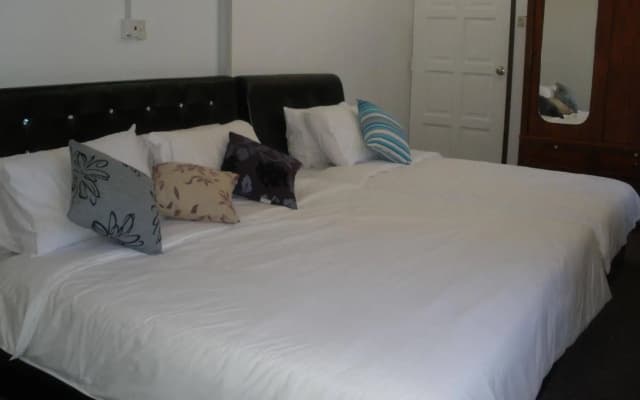 OYO 90037 The 7 Lodge Tambunan - photo 5