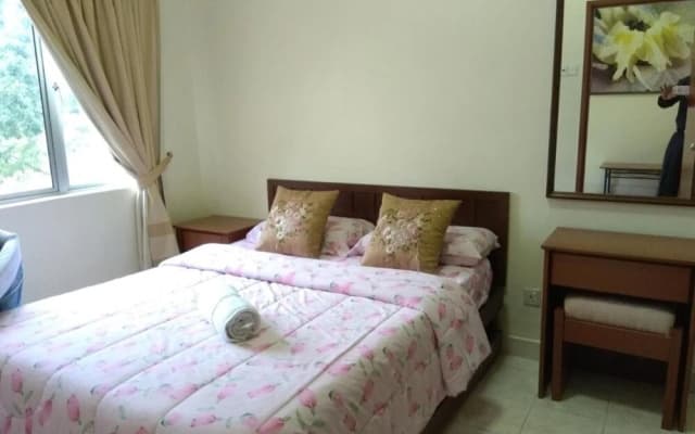Suria Service Apartments @ Bukit Merak Laketown Resort by Oyo - photo 3