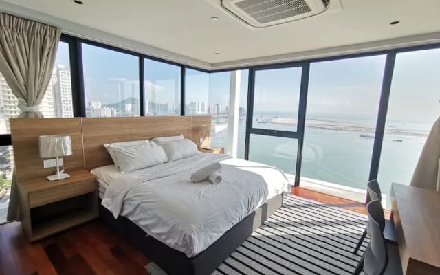 Family Suite Sunrise Gurney Penang - photo 4